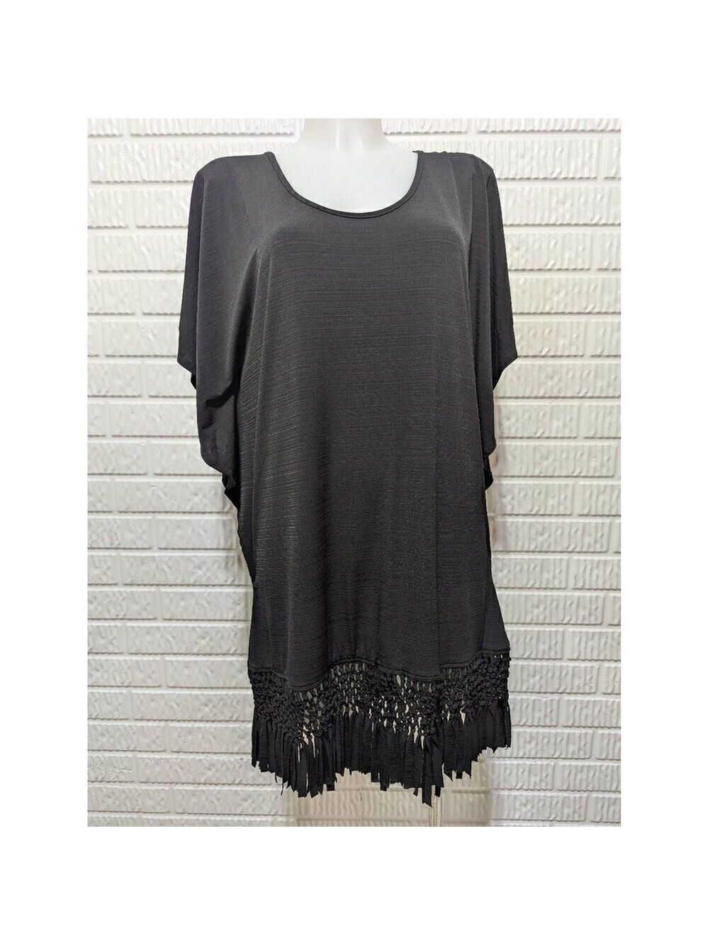 Dotti Women's Black Crew Neck Fringe Bottom Bat Sleeve Tunic Blouse Size Small
